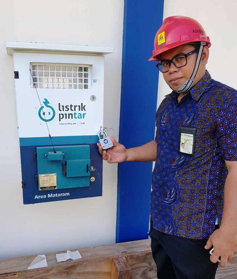 Pemasangan MY Smartlock di Pelanggan PLN UIW Nusa Tenggara Barat